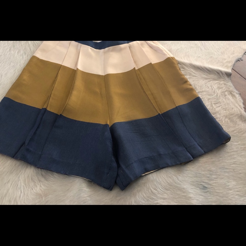 H&M pleated short